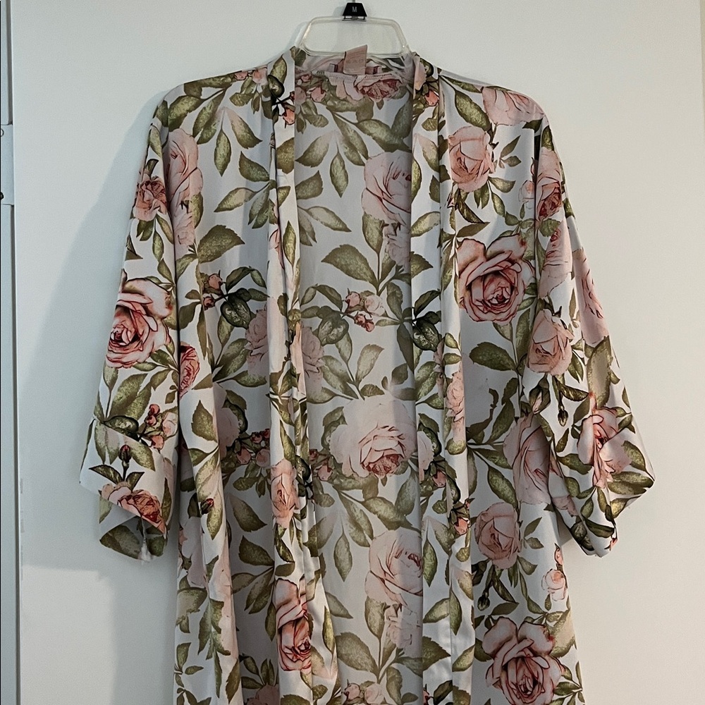 🏷 Floral Kimono with Pink and Green Pattern - Picture 3 of 8